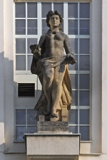 Socha Vltavy na Pražské vodárně v Podolí